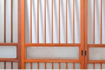 アンティーク建具　優しい木味があたたかみを感じるガラス戸4枚セット(引き戸)(R-081053)