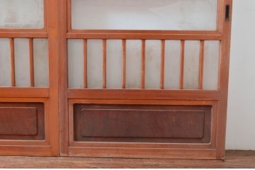 アンティーク建具　優しい木味があたたかみを感じるガラス戸4枚セット(引き戸)(R-081053)