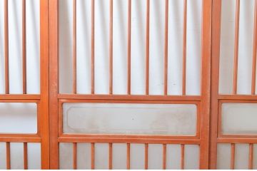 アンティーク建具　優しい木味があたたかみを感じるガラス戸4枚セット(引き戸)(R-081053)