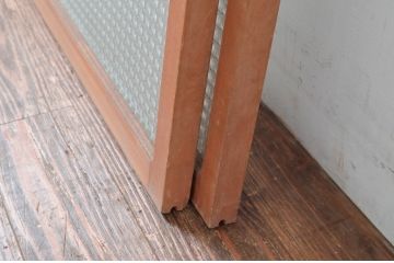 アンティーク建具　大正ロマンな雰囲気醸し出す大判なプレスガラスの窓2枚セット(引き戸、ガラス戸)(R-081054)
