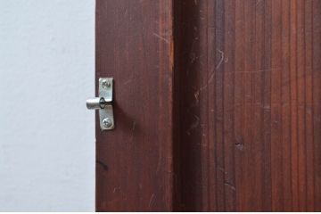 アンティーク建具　落ち着きのある色合いが魅力の舞良戸扉1枚(ドア、まいらど、板戸)(R-081060)