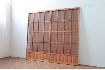アンティーク建具　無双腰板が涼しげな和の空間を演出する夏戸2枚(簾戸、簀戸、葭戸、夏障子、葦戸、引き戸)(R-081068)
