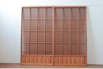 アンティーク建具　無双腰板が涼しげな和の空間を演出する夏戸2枚(簾戸、簀戸、葭戸、夏障子、葦戸、引き戸)(R-081068)