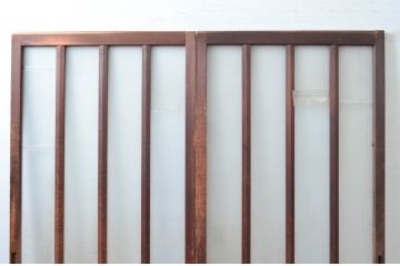 アンティーク建具　上手物!!　腰板欅(ケヤキ)材　素朴な木味が魅力的な作りの良い玄関戸2枚セット(引き戸、ガラス戸)(R-081081)