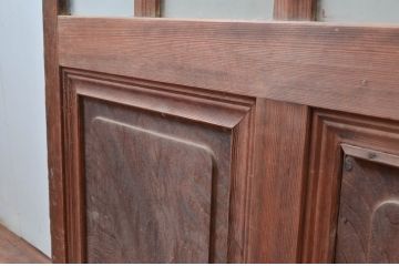 アンティーク建具　上手物!!　腰板欅(ケヤキ)材　素朴な木味が魅力的な作りの良い玄関戸2枚セット(引き戸、ガラス戸)(R-081081)