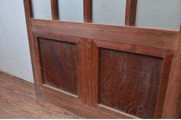 アンティーク建具　上手物!!　腰板欅(ケヤキ)材　素朴な木味が魅力的な作りの良い玄関戸2枚セット(引き戸、ガラス戸)(R-081081)