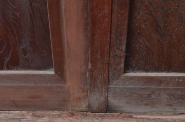 アンティーク建具　上手物!!　腰板欅(ケヤキ)材　素朴な木味が魅力的な作りの良い玄関戸2枚セット(引き戸、ガラス戸)(R-081081)