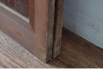 アンティーク建具　上手物!!　腰板欅(ケヤキ)材　素朴な木味が魅力的な作りの良い玄関戸2枚セット(引き戸、ガラス戸)(R-081081)