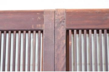 アンティーク建具　上手物!!　どこか懐かしい雰囲気を醸し出す裏障子付き格子戸4枚セット(引き戸、障子戸、ガラス帯戸)(R-081083)
