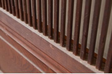 アンティーク建具　上手物!!　どこか懐かしい雰囲気を醸し出す裏障子付き格子戸4枚セット(引き戸、障子戸、ガラス帯戸)(R-081083)