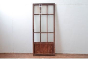 アンティーク建具　レトロな佇まいが魅力的なガラス扉1枚(ドア、木製扉)(R-081085)