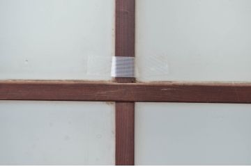 アンティーク建具　レトロな佇まいが魅力的なガラス扉1枚(ドア、木製扉)(R-081086)