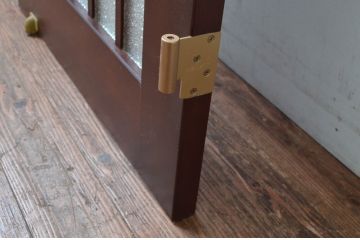 中古　職人手作り品!!　お部屋のアクセントになる色ガラス入りドア1枚(扉、木製扉)(R-081089)