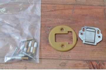 中古　職人手作り品!!　お部屋のアクセントになる色ガラス入りドア1枚(扉、木製扉)(R-081089)