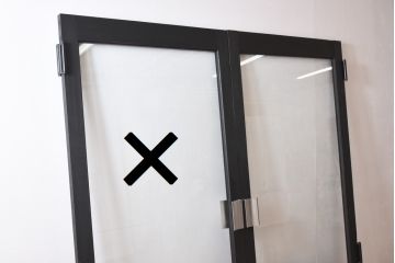 ビンテージ建具　無垢材　ブラックペイントがカッコイイ特大ガラスドア1枚(扉、ガラス戸、ヴィンテージ)(R-081094)