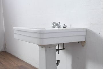 和製ビンテージ　希少!!　東洋陶器　TOTO　ヨーロピアン　クラシックな美しさと空間の開放感が魅力のペデスタルシンク(洗面台、流し、手洗いスタンド、ウォッシュスタンド、店舗什器)(R-081099)