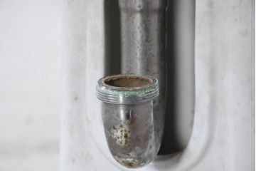 和製ビンテージ　希少!!　東洋陶器　TOTO　ヨーロピアン　クラシックな美しさと空間の開放感が魅力のペデスタルシンク(洗面台、流し、手洗いスタンド、ウォッシュスタンド、店舗什器)(R-081099)