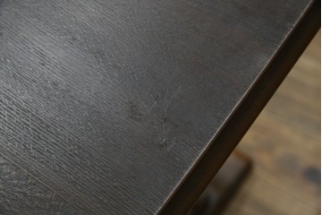 和製ビンテージ　オールドカリモク(karimoku)　マガジンラック付き　木のぬくもり感じるサイドテーブル(電話台、飾り台、ディスプレイ台、陳列棚、コンソールテーブル、ヴィンテージ)(R-081100)