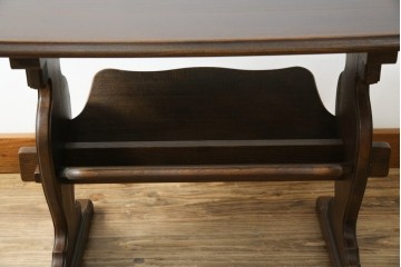 和製ビンテージ　オールドカリモク(karimoku)　マガジンラック付き　木のぬくもり感じるサイドテーブル(電話台、飾り台、ディスプレイ台、陳列棚、コンソールテーブル、ヴィンテージ)(R-081100)