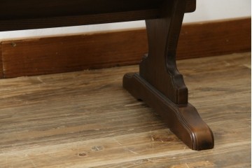 和製ビンテージ　オールドカリモク(karimoku)　マガジンラック付き　木のぬくもり感じるサイドテーブル(電話台、飾り台、ディスプレイ台、陳列棚、コンソールテーブル、ヴィンテージ)(R-081100)