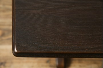 和製ビンテージ　オールドカリモク(karimoku)　マガジンラック付き　木のぬくもり感じるサイドテーブル(電話台、飾り台、ディスプレイ台、陳列棚、コンソールテーブル、ヴィンテージ)(R-081100)