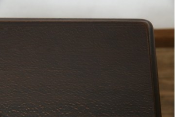 和製ビンテージ　オールドカリモク(karimoku)　マガジンラック付き　木のぬくもり感じるサイドテーブル(電話台、飾り台、ディスプレイ台、陳列棚、コンソールテーブル、ヴィンテージ)(R-081100)