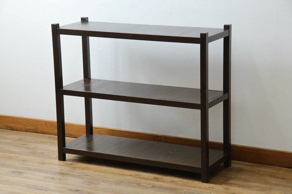 和製アンティーク　木味の簡素な三段飾り棚　(R-081102)