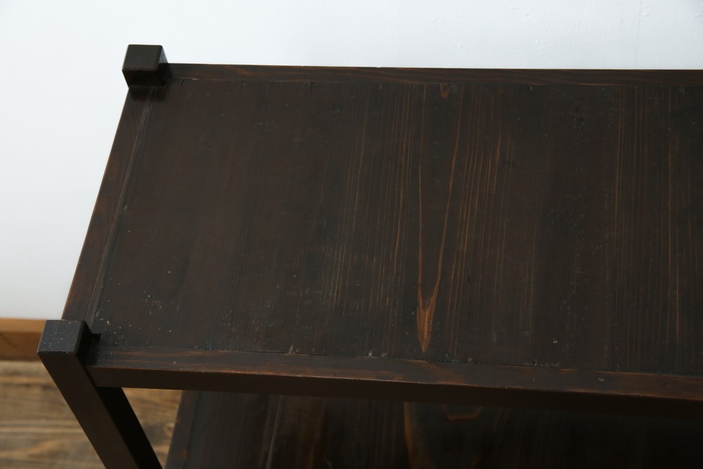 和製アンティーク　木味の簡素な三段飾り棚　(R-081102)