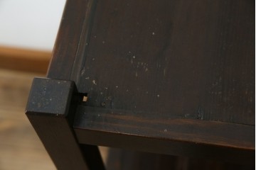 和製アンティーク　木味の簡素な三段飾り棚　(R-081102)
