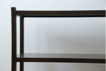 和製アンティーク　木味の簡素な三段飾り棚　(R-081102)