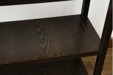 和製アンティーク　木味の簡素な三段飾り棚　(R-081102)