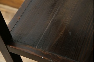 和製アンティーク　木味の簡素な三段飾り棚　(R-081102)