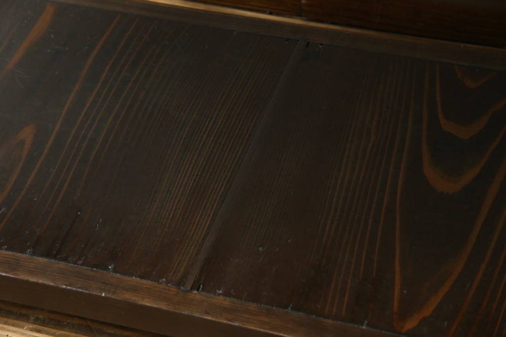 和製アンティーク　木味の簡素な三段飾り棚　(R-081102)