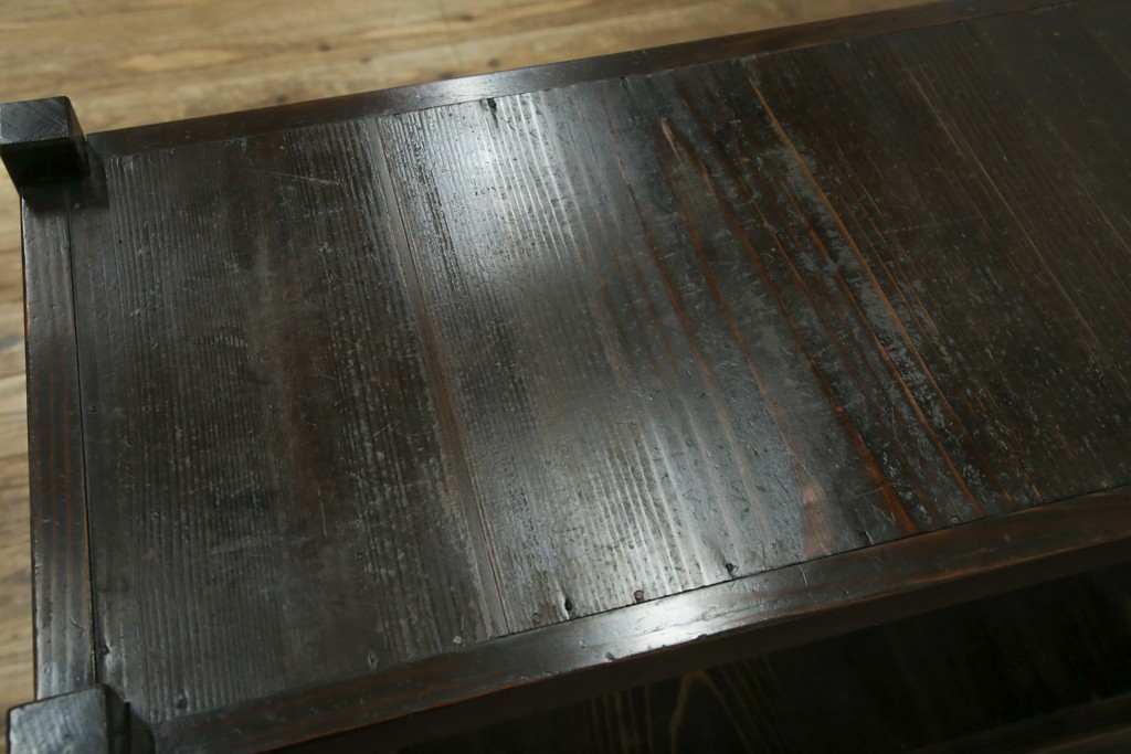 和製アンティーク　木味の簡素な三段飾り棚　(R-081102)