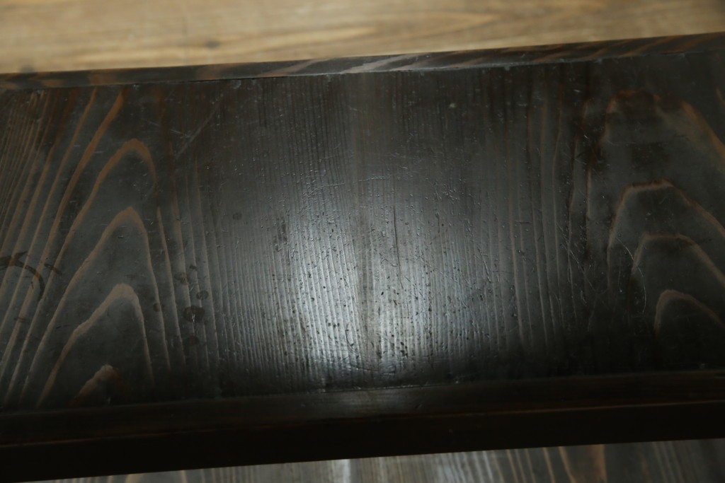 和製アンティーク　木味の簡素な三段飾り棚　(R-081102)