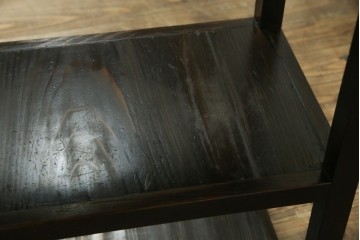 和製アンティーク　木味の簡素な三段飾り棚　(R-081102)