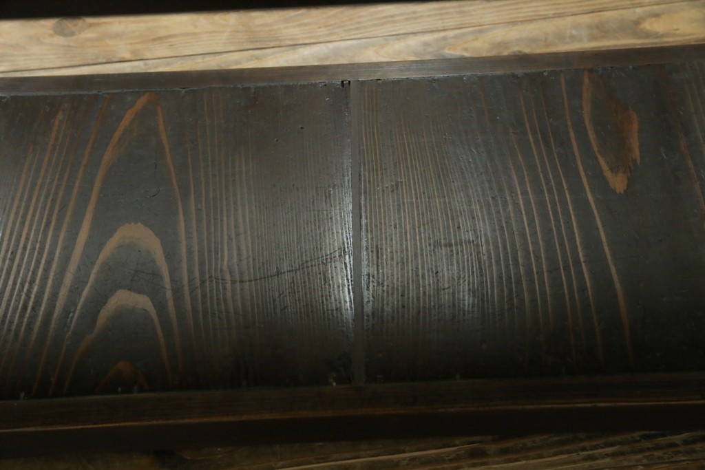 和製アンティーク　木味の簡素な三段飾り棚　(R-081102)