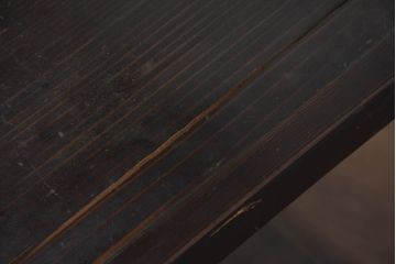 和製アンティーク　木味の簡素な三段飾り棚(オープンシェルフ、ディスプレイラック、陳列棚)(R-081102)