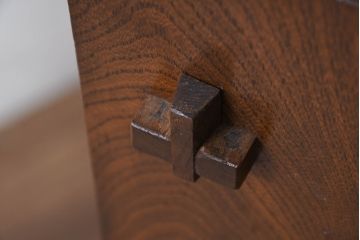 和製アンティーク　栓材　懐かしい雰囲気漂う楔(くさび)式本棚(4段、オープンシェルフ、ディスプレイラック、陳列棚、ブックシェルフ、飾り棚)(R-081103)