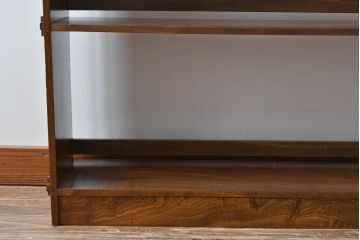和製アンティーク　栓材　懐かしい雰囲気漂う楔(くさび)式本棚(4段、オープンシェルフ、ディスプレイラック、陳列棚、ブックシェルフ、飾り棚)(R-081103)