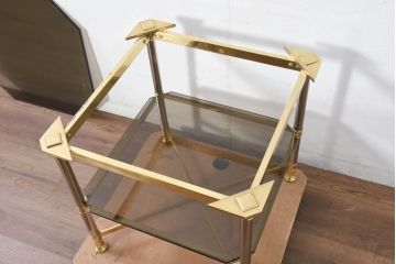 イタリアビンテージ　高級家具ブランド　Vivai del Sud(ヴィヴァイ デル シュッド)社製　ブラスフレーム　スモークガラス　洗練されたデザインのコーヒーテーブル(サイドテーブル、ローテーブル、リビングテーブル、センターテーブル、店舗什器、ヴィンテージ)(R-081107)