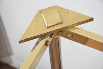 イタリアビンテージ　高級家具ブランド　Vivai del Sud(ヴィヴァイ デル シュッド)社製　ブラスフレーム　スモークガラス　洗練されたデザインのコーヒーテーブル(サイドテーブル、ローテーブル、リビングテーブル、センターテーブル、店舗什器、ヴィンテージ)(R-081107)