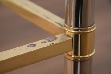 イタリアビンテージ　高級家具ブランド　Vivai del Sud(ヴィヴァイ デル シュッド)社製　ブラスフレーム　スモークガラス　洗練されたデザインのコーヒーテーブル(サイドテーブル、ローテーブル、リビングテーブル、センターテーブル、店舗什器、ヴィンテージ)(R-081107)