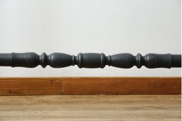 フランスアンティーク　挽物(ターニングレッグ)フレーム　挽き物細工が美しいデザインのハンガーラック(コートハンガー、洋服掛け、コート掛け、ドレスハンガー、店舗什器、キャスター付き、クロージングレール)(R-081109)