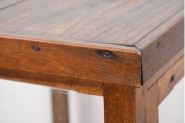 和製アンティーク　シンプルで使い勝手の良い小振りな縦型ガラスケース(Gケース、ショーケース、ディスプレイケース、コレクションケース、サイドキャビネット、飾り棚、陳列棚、収納棚、戸棚、店舗什器)(R-081111)