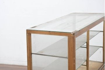 和製アンティーク　懐かしさ漂うレトロな佇まいが魅力的な引き出し付きガラスケース(キャビネット、Gケース、コレクションケース、ディスプレイケース、ショーケース、飾り棚、陳列棚、戸棚、収納棚、店舗什器)(R-081113)