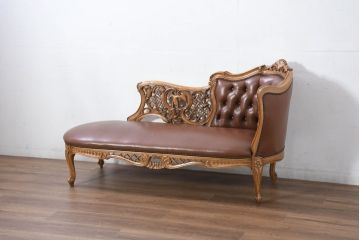 中古　高級品　イタリア家具　本革　細やかな彫刻の素晴らしいレザーシェーズロング(2人掛けソファ、二人掛け、セティ)(R-081115)