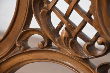 中古　高級品　イタリア家具　本革　細やかな彫刻の素晴らしいレザーシェーズロング(2人掛けソファ、二人掛け、セティ)(R-081115)