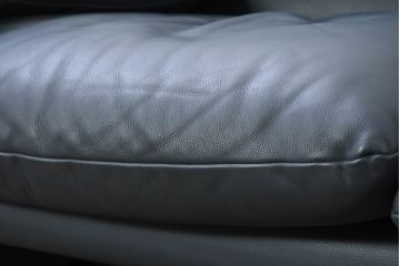 中古　超美品　Cassina(カッシーナ)　MARALUNGA(マラルンガ)　専門店にて再塗装リペア済!高級感あふれる3人掛けソファ(3P、三人掛けソファ)(現行定価約240万円)(R-081116)