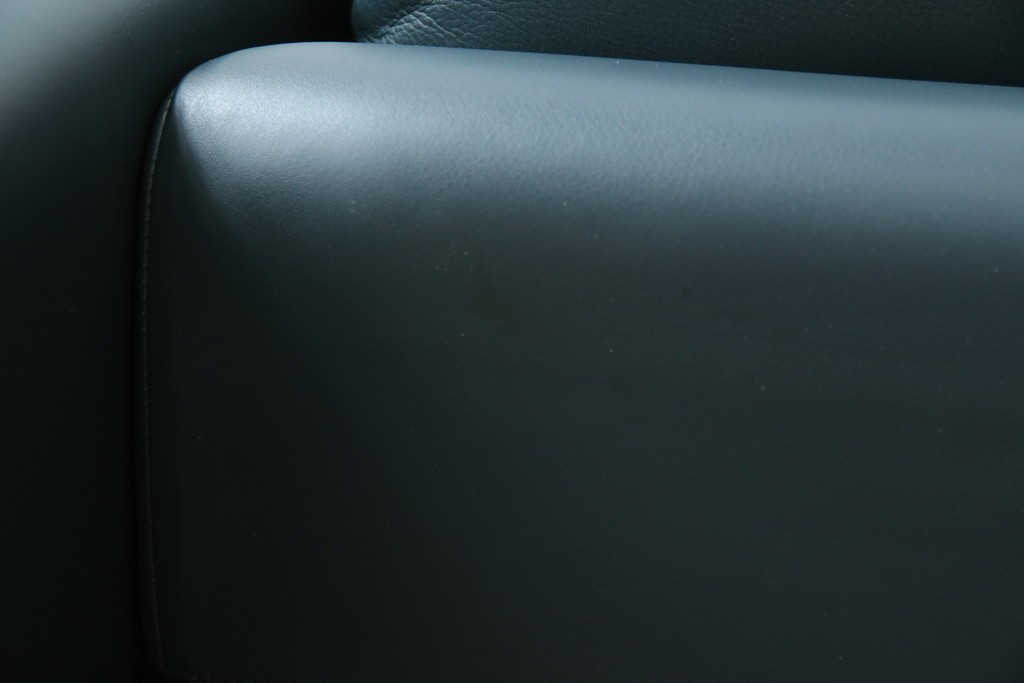 中古　超美品　Cassina(カッシーナ)　MARALUNGA(マラルンガ)　専門店にて再塗装リペア済!高級感あふれる3人掛けソファ　現行定価約240万円　(R-081116)